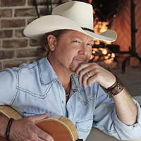 Book Tracy Lawrence for your next corporate event, function, or private party.