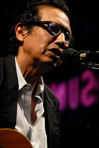 Book Alejandro Escovedo for your next corporate event, function, or private party.