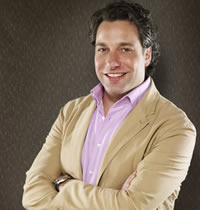 Book Thom Filicia for your next corporate event, function, or private party.