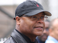 Book Mike Singletary for your next corporate event, function, or private party.