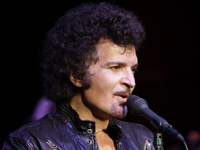 Book Gino Vannelli for your next corporate event, function, or private party.