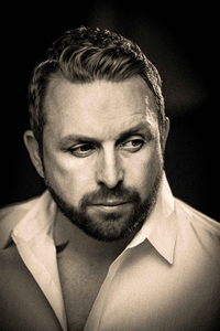 Book Johnny Reid for your next corporate event, function, or private party.