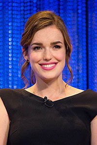 Book Elizabeth Henstridge for your next corporate event, function, or private party.