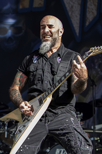 Book Scott Ian for your next corporate event, function, or private party.