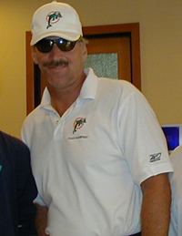 Book Dave Wannstedt for your next corporate event, function, or private party.