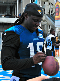 Book Denard Robinson for your next corporate event, function, or private party.