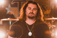 Book Koe Wetzel for your next corporate event, function, or private party.