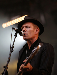Book Paul Simonon for your next corporate event, function, or private party.