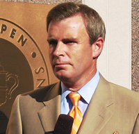 Book Tom Rinaldi for your next corporate event, function, or private party.