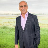 Book Theo Paphitis for your next corporate event, function, or private party.
