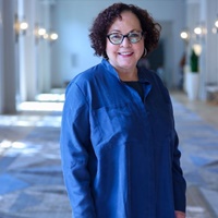 Book Carolyn Coker Ross for your next corporate event, function, or private party.