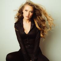 Book Mary Kutter for your next corporate event, function, or private party.