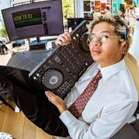 Book Nick Cheo for your next corporate event, function, or private party.