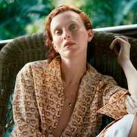 Book Karen Elson for your next corporate event, function, or private party.