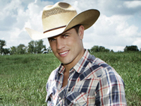 Book Dustin Lynch for your next corporate event, function, or private party.