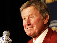 Book Steve Spurrier for your next corporate event, function, or private party.