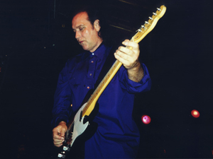 Book Dave Davies for your next corporate event, function, or private party.