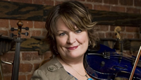 Book Eileen Ivers for your next corporate event, function, or private party.