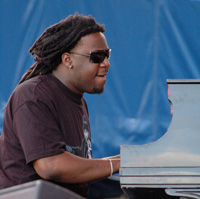 Book Robert Glasper for your next corporate event, function, or private party.