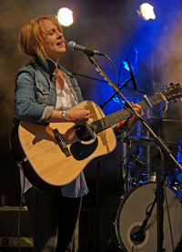 Book Laura Marling for your next corporate event, function, or private party.