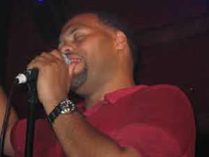 Book Eric Roberson for your next corporate event, function, or private party.