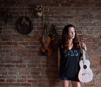 Book Amanda Shires for your next corporate event, function, or private party.