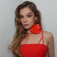 Book Hailee Steinfeld for your next corporate event, function, or private party.