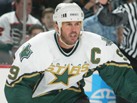 Book Mike Modano for your next corporate event, function, or private party.