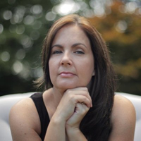 Book Lori McKenna for your next corporate event, function, or private party.