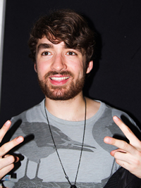 Book Oliver Heldens for your next corporate event, function, or private party.