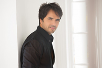 Book Luis Fonsi for your next corporate event, function, or private party.