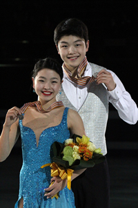 Book Alex & Maia Shibutani for your next corporate event, function, or private party.