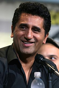 Book Cliff Curtis for your next corporate event, function, or private party.