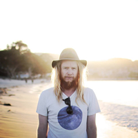Book Stu Larsen for your next corporate event, function, or private party.