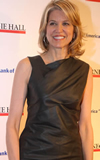 Book Paula Zahn for your next event.