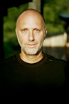 Book Yossi Ghinsberg for your next event.