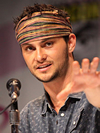 Book Shiloh Fernandez for your next event.