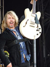 Book Tommy Shaw for your next event.
