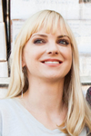 Book Anna Faris for your next event.